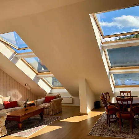 Luxury Penthouse With A Lavish And 2 En-suite Bedrooms Lejlighed