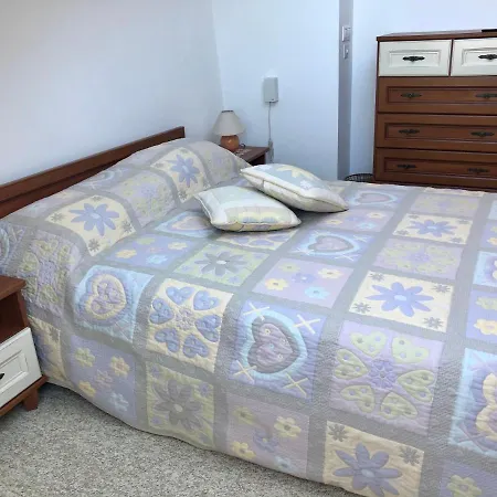 Luxury Penthouse With A Lavish And 2 En-suite Bedrooms *