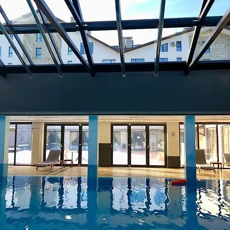 Luxury Penthouse With A Lavish And 2 En-suite Bedrooms Lejlighed