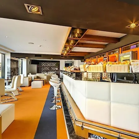 Luxury Penthouse With A Lavish And 2 En-suite Bedrooms Lejlighed