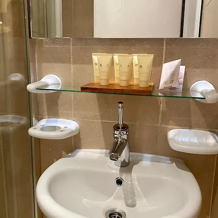 Luxury Penthouse With A Lavish And 2 En-suite Bedrooms Lejlighed