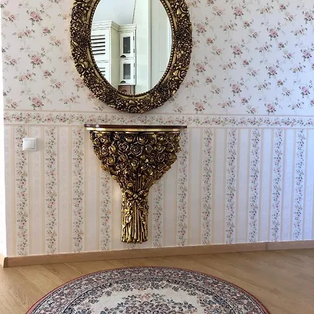 Апартамент Luxury Penthouse With A Lavish And 2 En-suite Bedrooms Банско