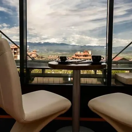 Luxury Penthouse With A Lavish And 2 En-suite Bedrooms Апартамент Банско