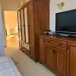 Luxury Penthouse With A Lavish And 2 En-suite Bedrooms شقة *