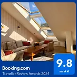 Luxury Penthouse With A Lavish And 2 En-suite Bedrooms شقة *