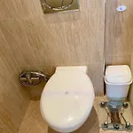 Luxury Penthouse With A Lavish And 2 En-suite Bedrooms *