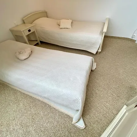 Apartmán Luxury Penthouse With A Lavish And 2 En-suite Bedrooms *